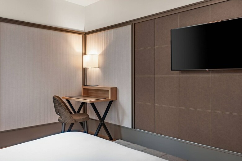AC Hotel Avenida de Am�rica By Marriott