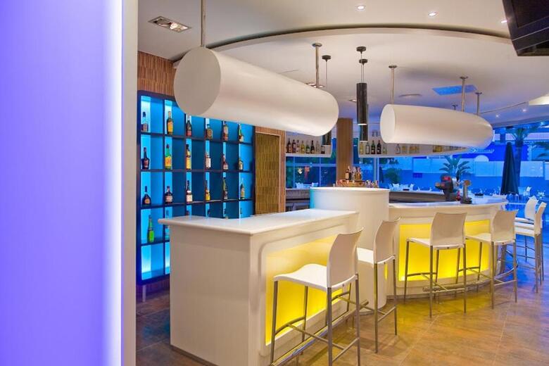 Hotel Rh Royal S�lo Adultos