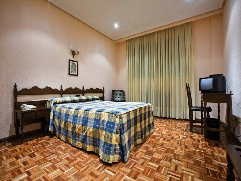 Hotel Castellano II