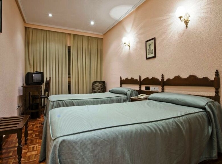 Hotel Castellano II