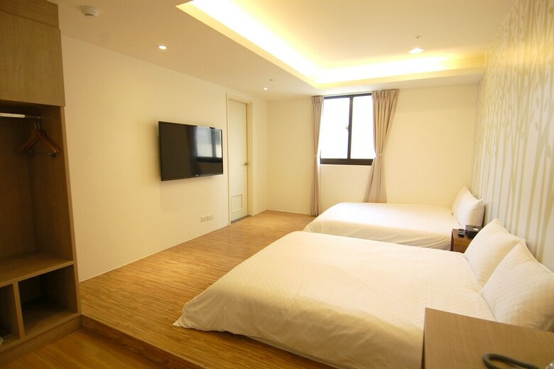 Posada Season 5 Inn