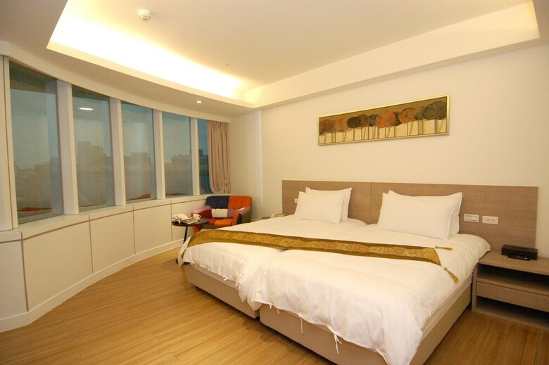 Posada Season 5 Inn