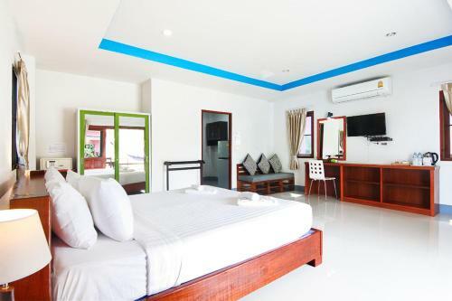 Breeze Bay Villa
