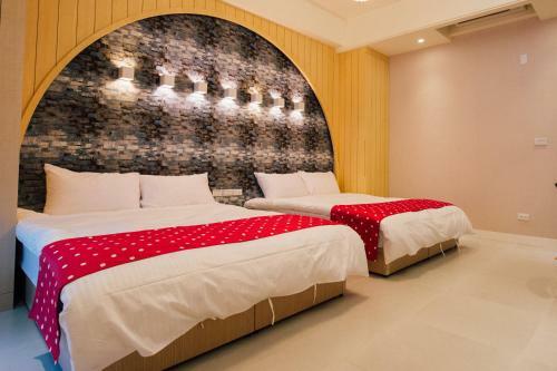 Yellowkite Hotel