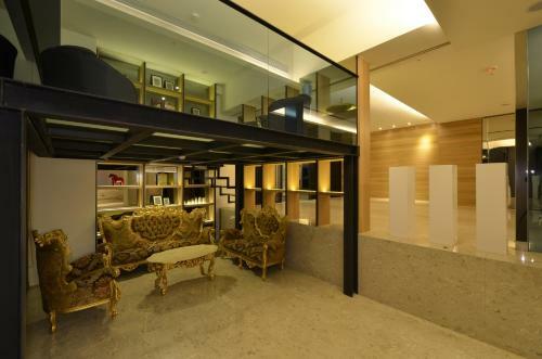 Amici Hotel Six Star Hostel