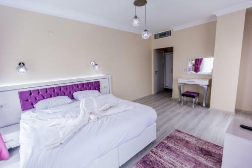 Rosso Hotel