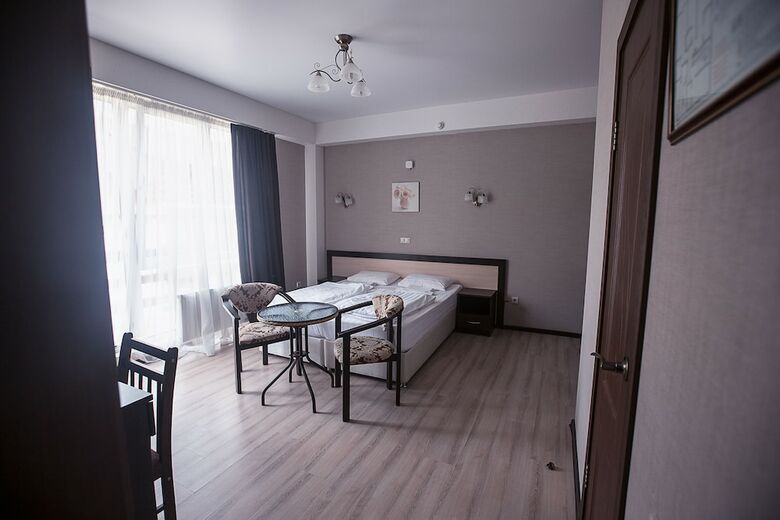 Oplot Hotel