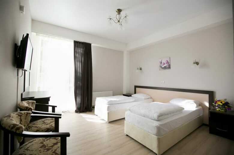 Oplot Hotel