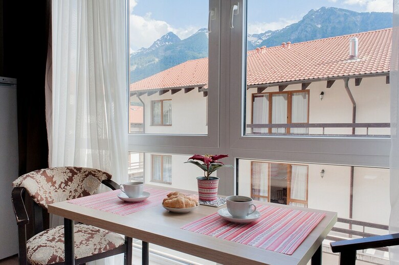 Oplot Hotel