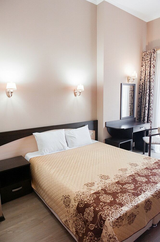 Oplot Hotel