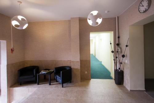 Lowcost Hotel Berison Kamala