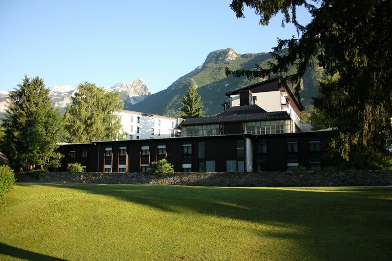 Alp Hotel