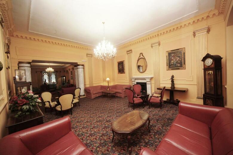 Hotel Bristol