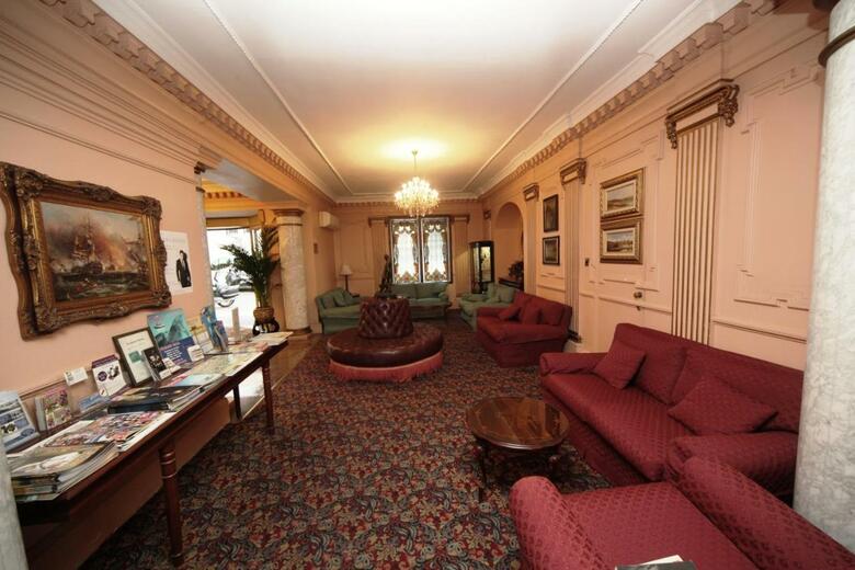 Hotel Bristol