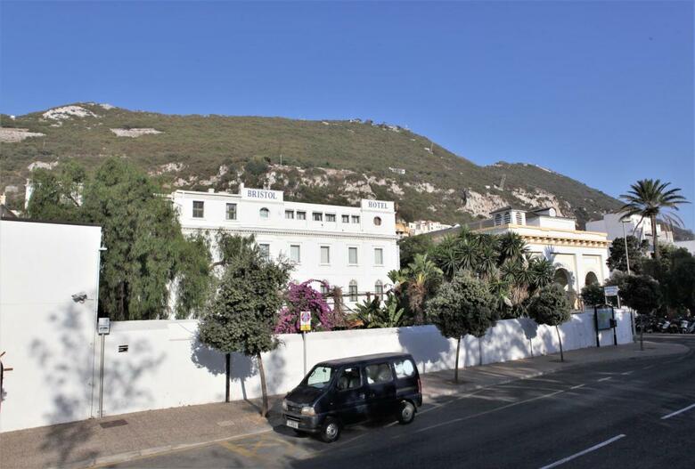 Hotel Bristol