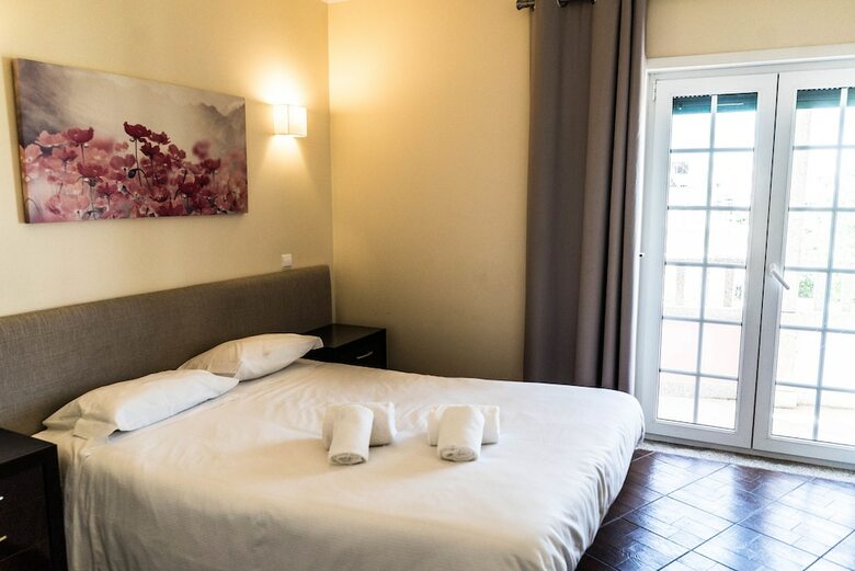 Hostal Albufeira Lounge Guesthouse