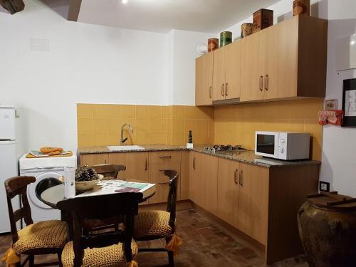 Edificio De Apartamentos L'escoleta