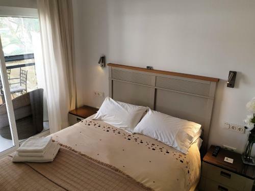 Skol Apartments