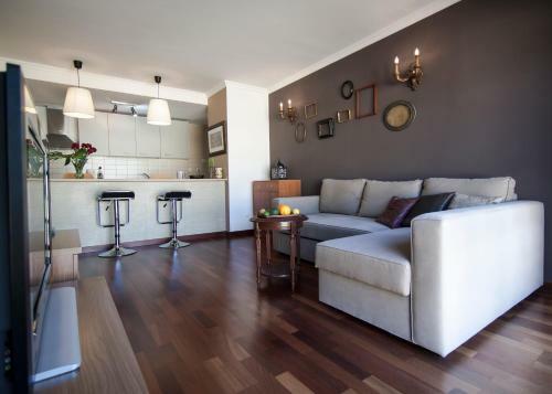 Castillo Apartments