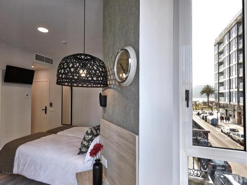 Hostal Pensi�n Pe�aflorida