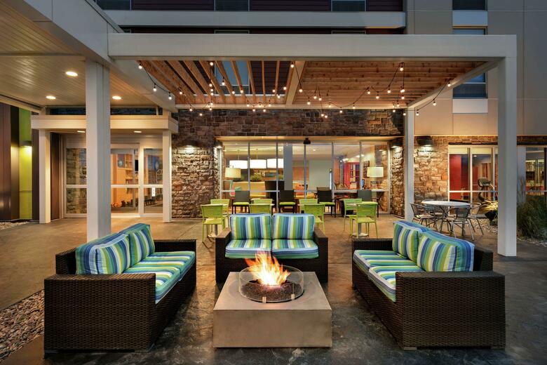 Hotel Home2 Suites By Hilton Fort St. John, British Colu