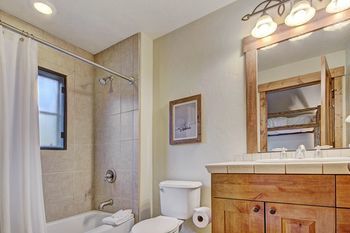 Hotel Mountain Thunder Lodge
