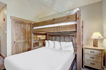 Hotel Mountain Thunder Lodge