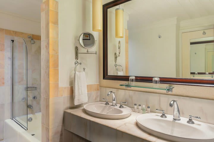 Hotel Tamarind Cove