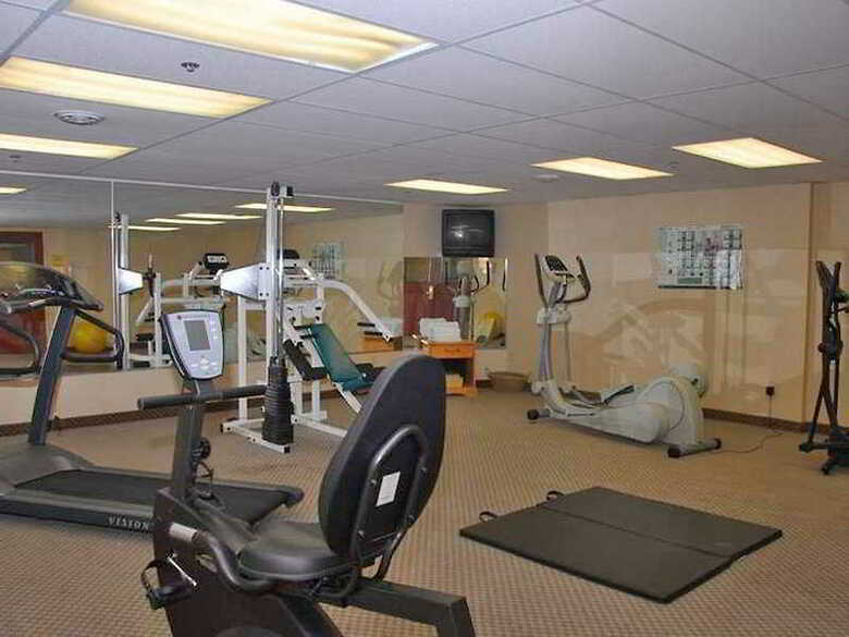 Hotel Monte Carlo Inn Airport Suites