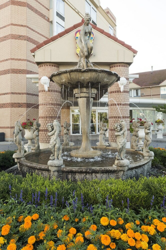Hotel Monte Carlo Inn Airport Suites