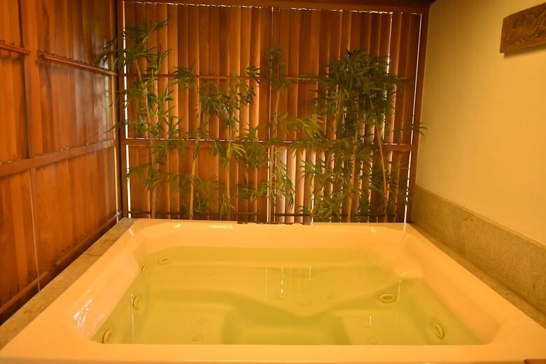 Hotel Kumarakom Lake Resort