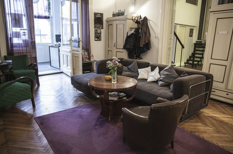 Hostal Baroque