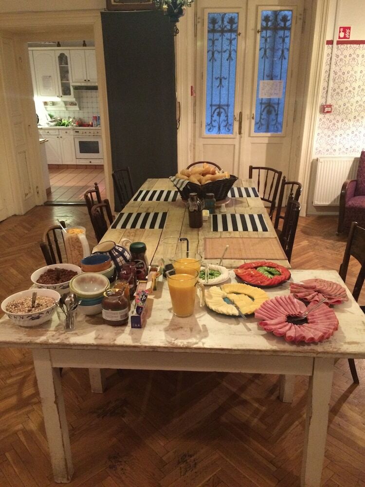 Hostal Baroque