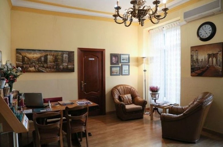 Hostal Bru�a