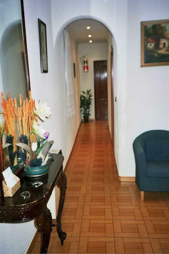 Hostal Bru�a