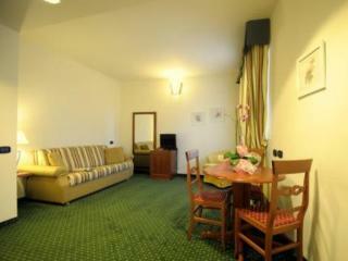 King Rose Hotel