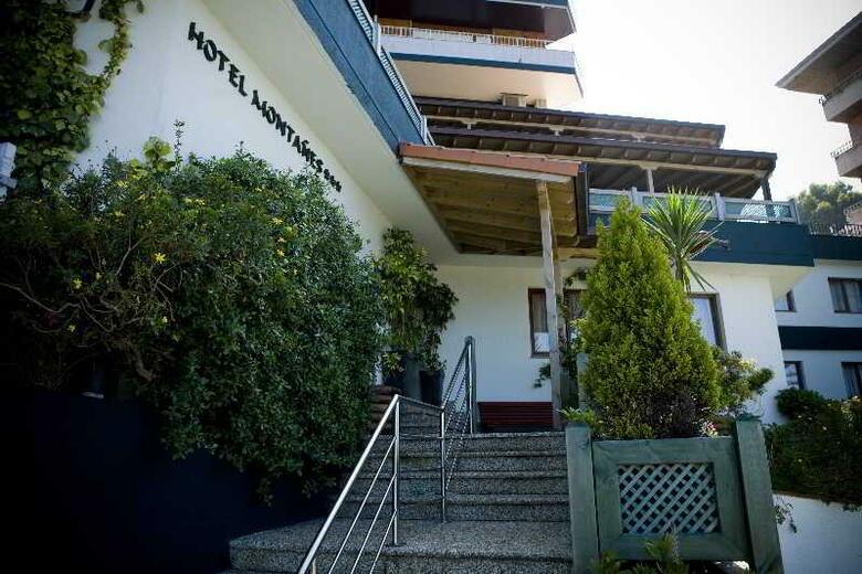 Hotel Monta�es