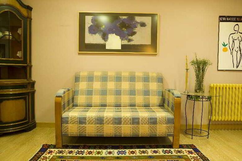 Hotel Monta�es