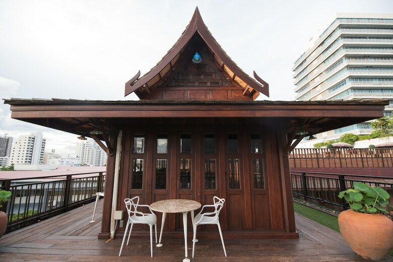 True Siam Rangnam Hotel