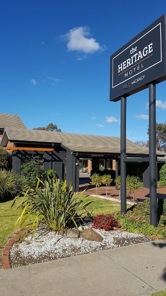 Hotel B.w Heritage Motor Inn