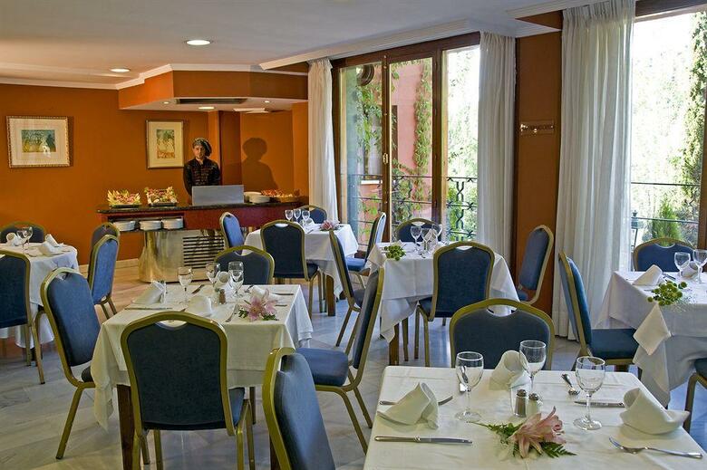 Hotel Alixares
