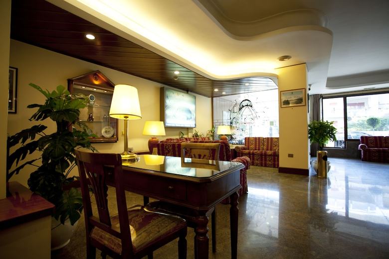 Hotel Augustus
