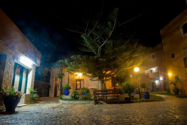 Hotel Kri Kri Village