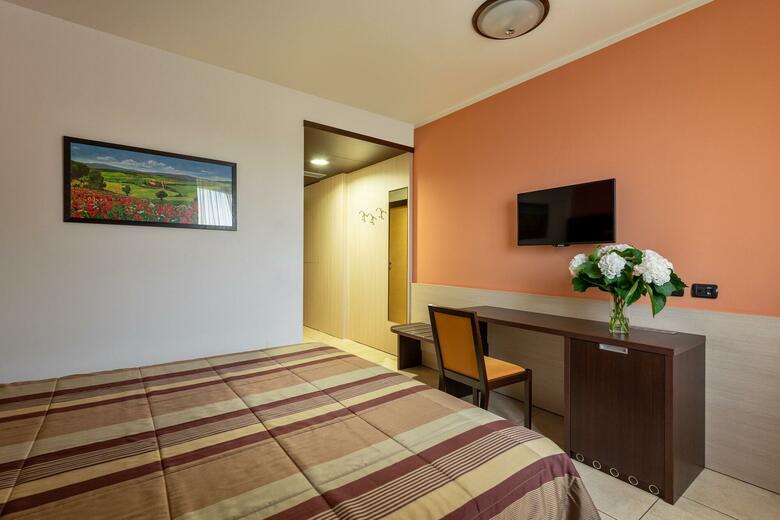 Record Hotel