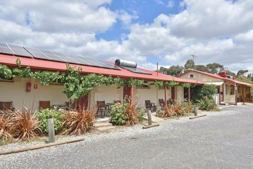 Inglewood Motel And Caravan Park Victoria