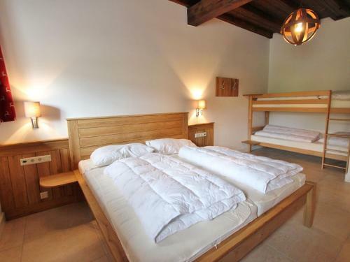 Traditional Holiday Home With Sauna In Niedernsill
