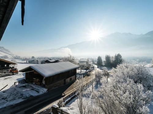 Traditional Holiday Home With Sauna In Niedernsill