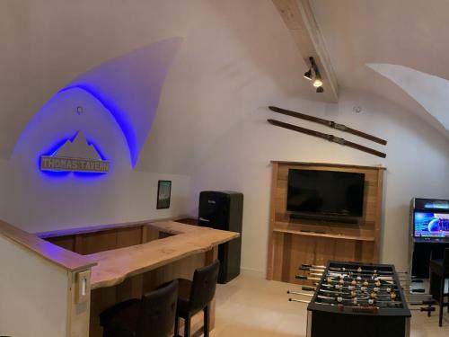 Traditional Holiday Home With Sauna In Niedernsill