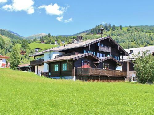 Traditional Holiday Home With Sauna In Niedernsill