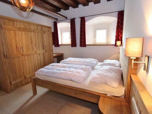 Traditional Holiday Home With Sauna In Niedernsill